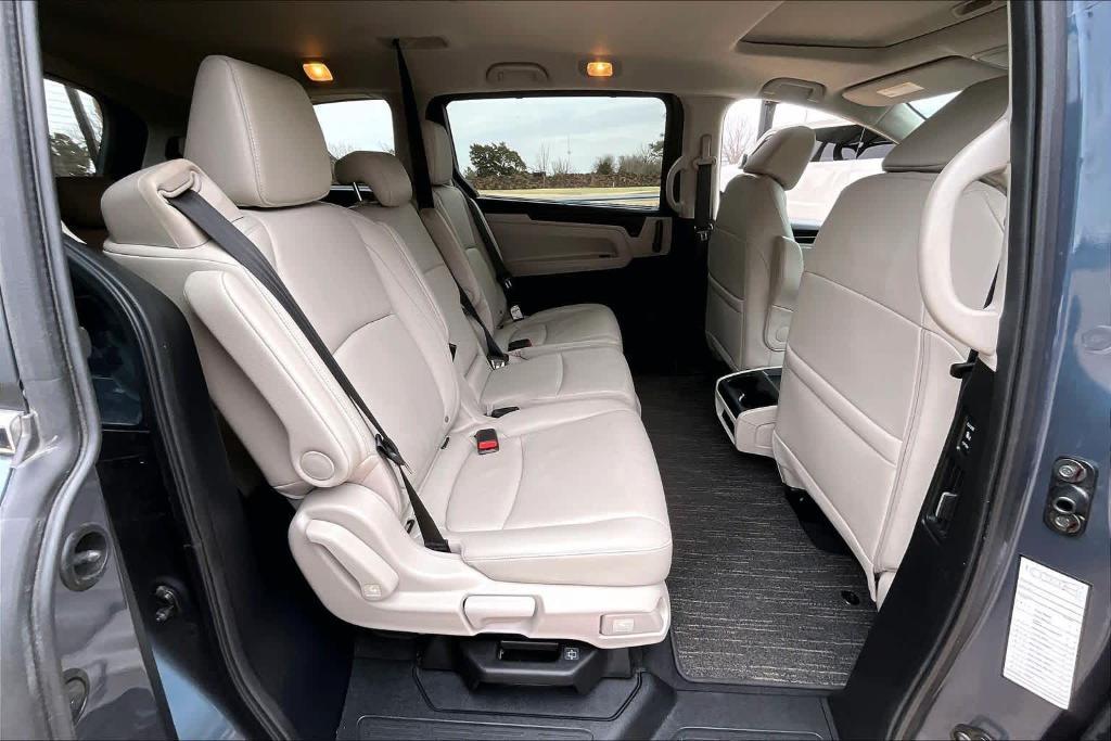 used 2025 Honda Odyssey car, priced at $40,520
