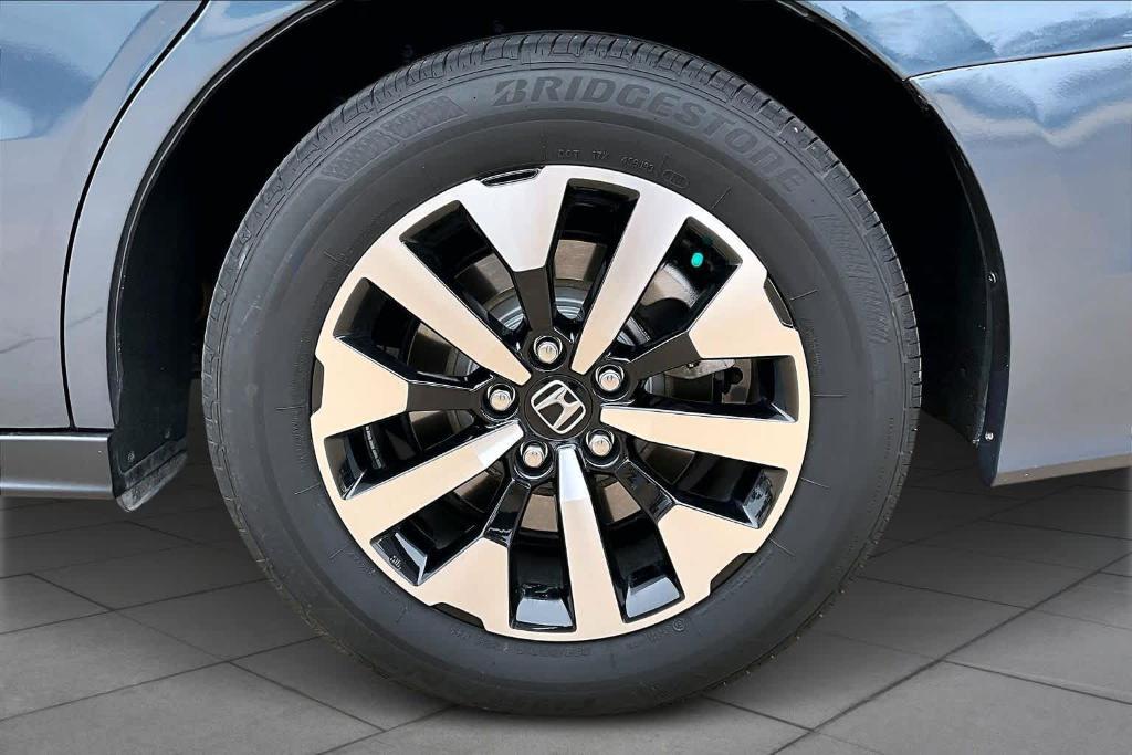 used 2025 Honda Odyssey car, priced at $40,520