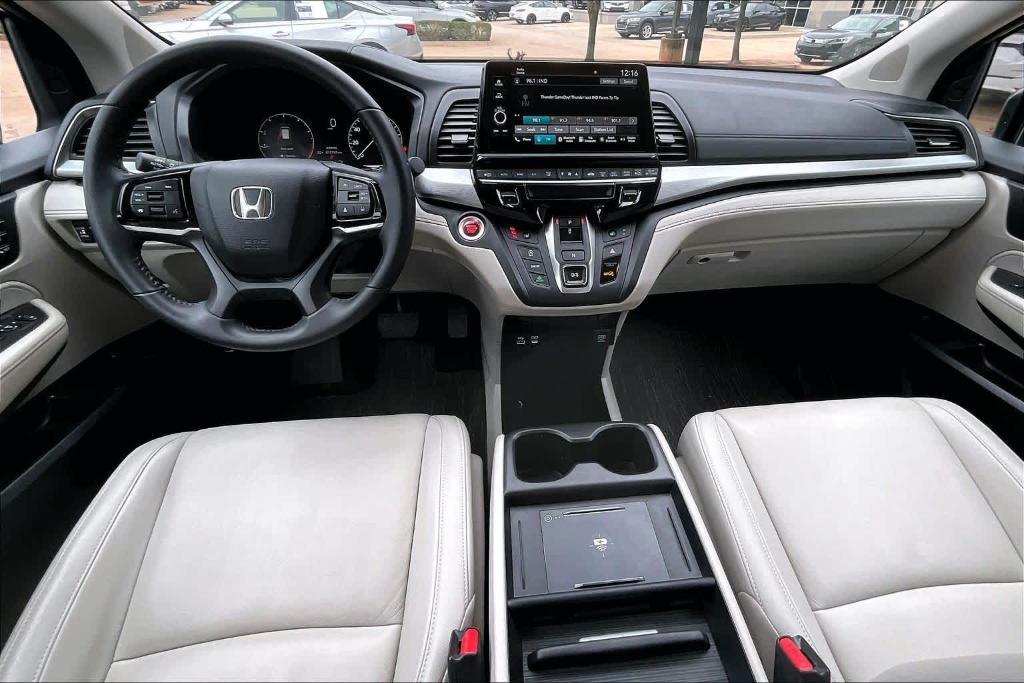 used 2025 Honda Odyssey car, priced at $40,520
