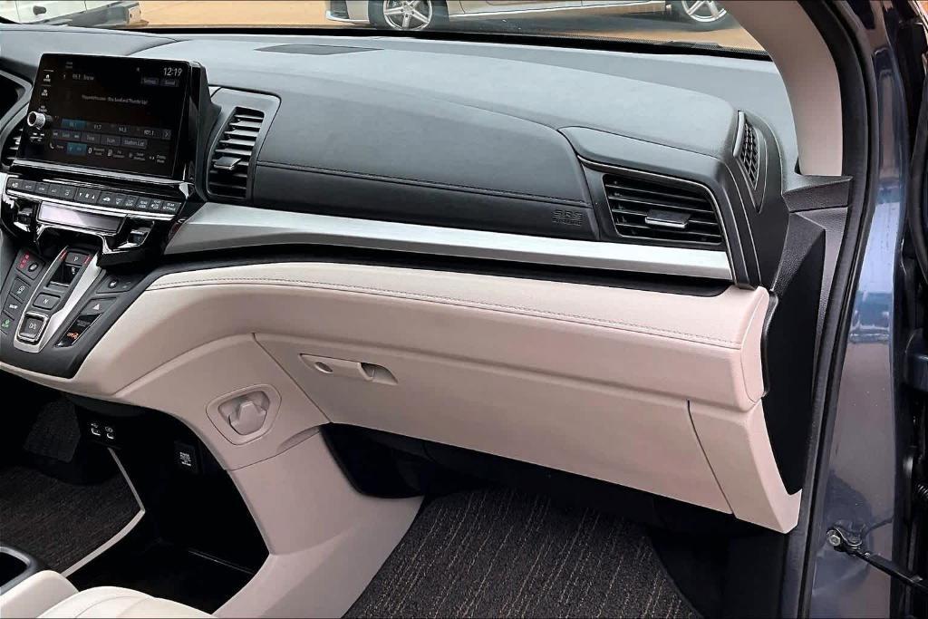 used 2025 Honda Odyssey car, priced at $40,520
