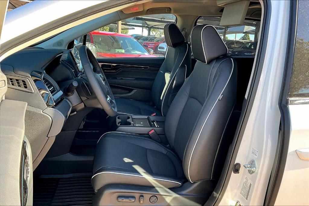 new 2026 Honda Odyssey car, priced at $52,115