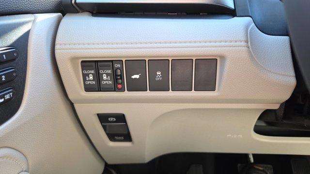 used 2025 Honda Odyssey car, priced at $38,791