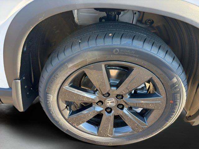 new 2025 Honda Pilot car, priced at $43,230