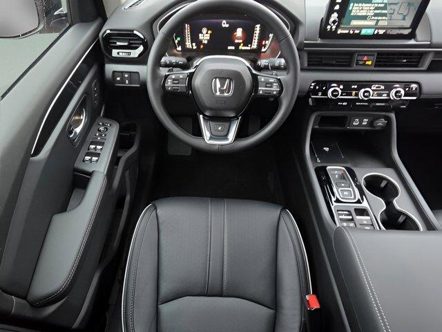 new 2025 Honda Pilot car, priced at $51,645