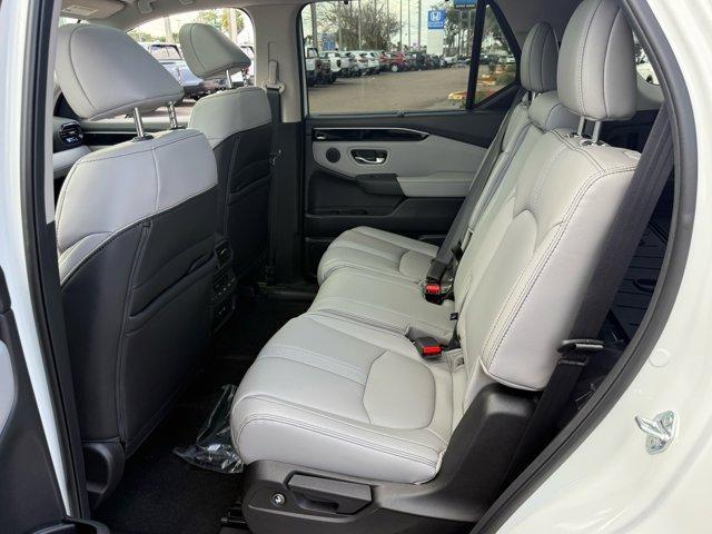 new 2025 Honda Pilot car, priced at $46,760