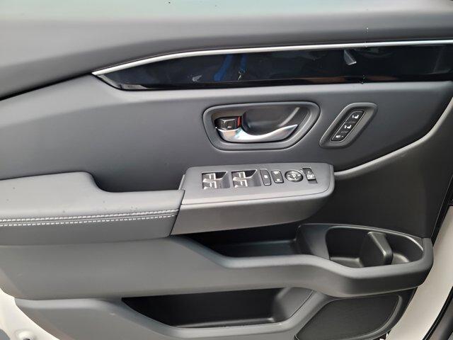 new 2025 Honda Pilot car, priced at $48,223