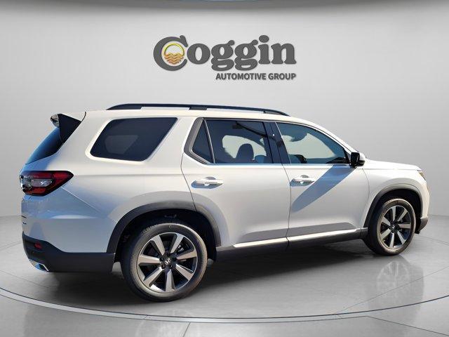 new 2025 Honda Pilot car, priced at $47,593