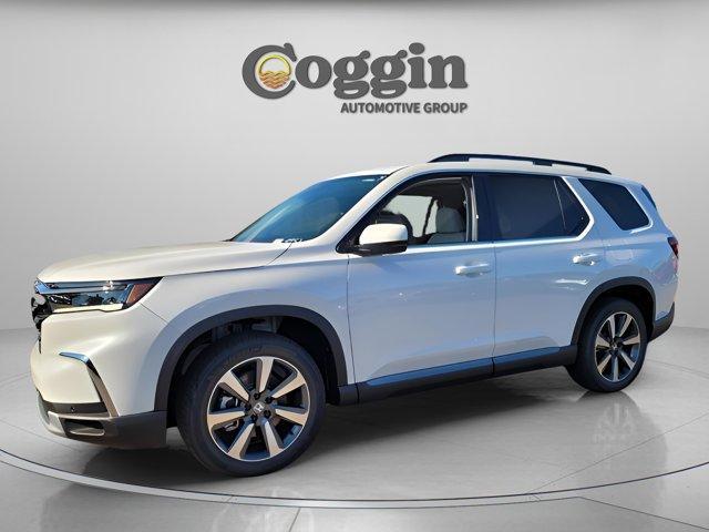 new 2025 Honda Pilot car, priced at $47,593