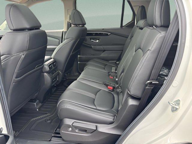 new 2025 Honda Pilot car, priced at $48,463