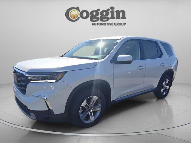 new 2025 Honda Pilot car, priced at $46,238