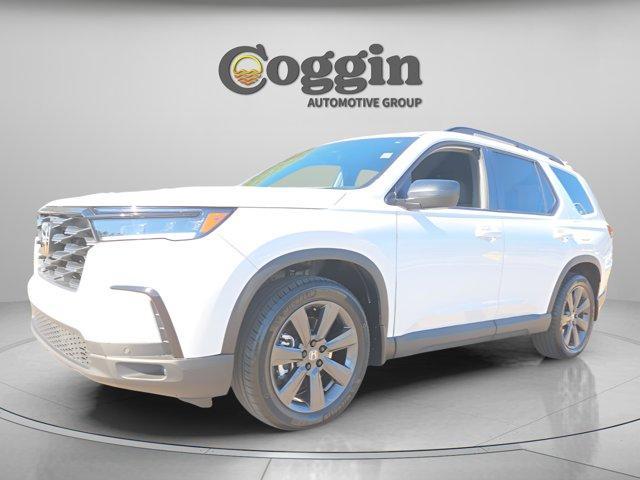 used 2025 Honda Pilot car, priced at $37,600