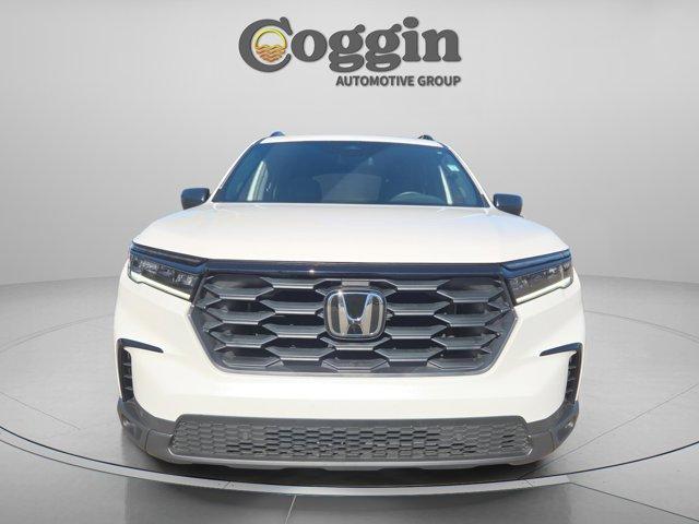 used 2025 Honda Pilot car, priced at $37,600