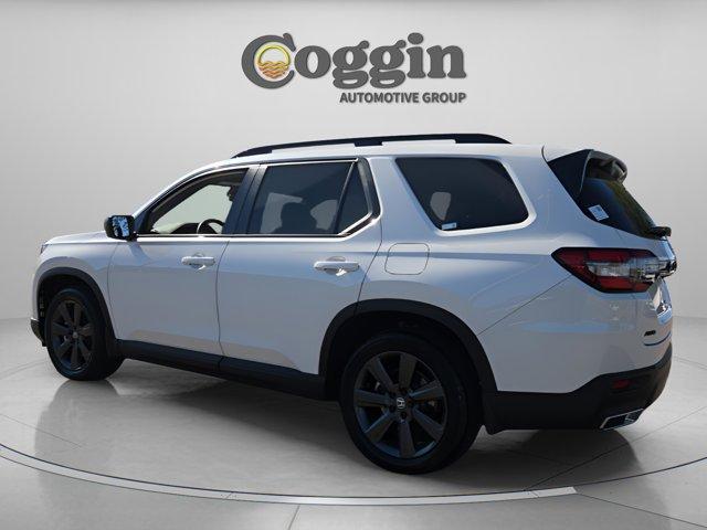 used 2025 Honda Pilot car, priced at $37,600