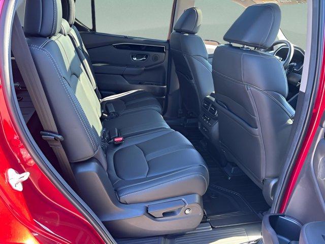 new 2025 Honda Pilot car, priced at $48,508