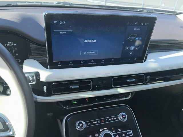 used 2022 Lincoln Nautilus car, priced at $39,016