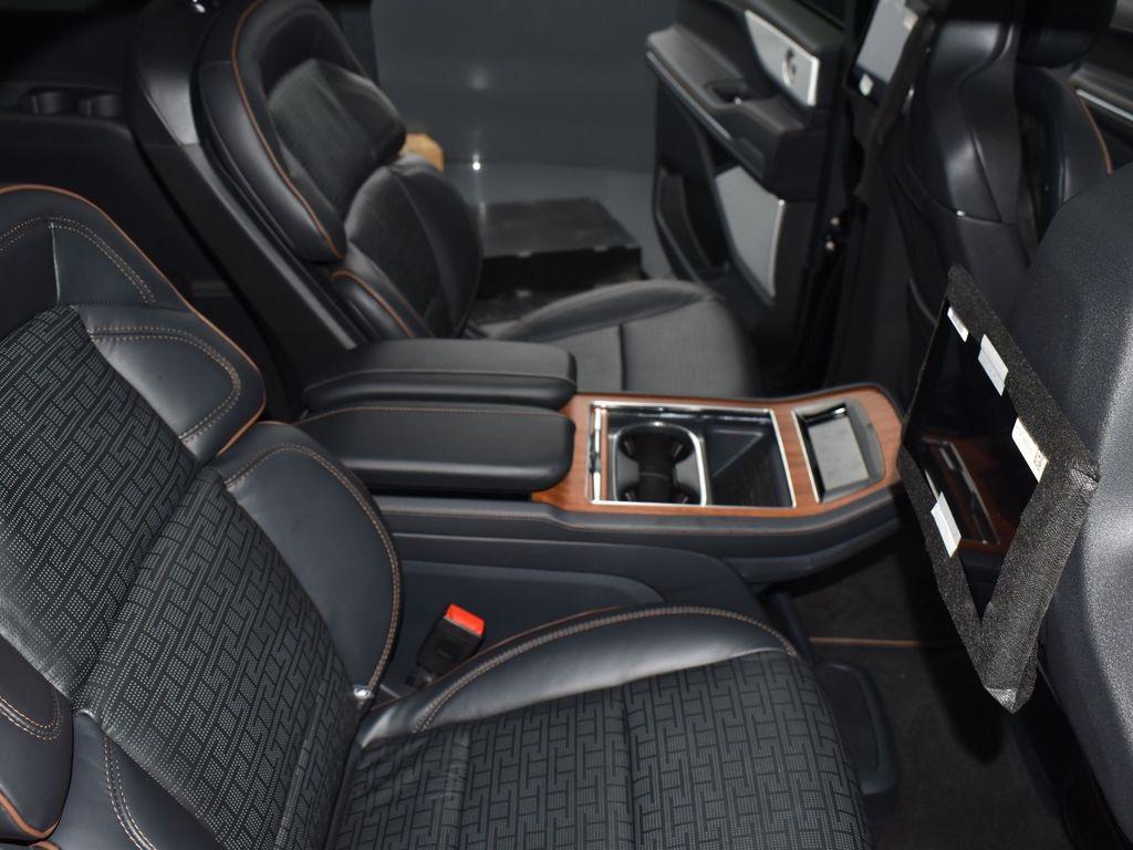 new 2025 Lincoln Navigator car, priced at $116,995