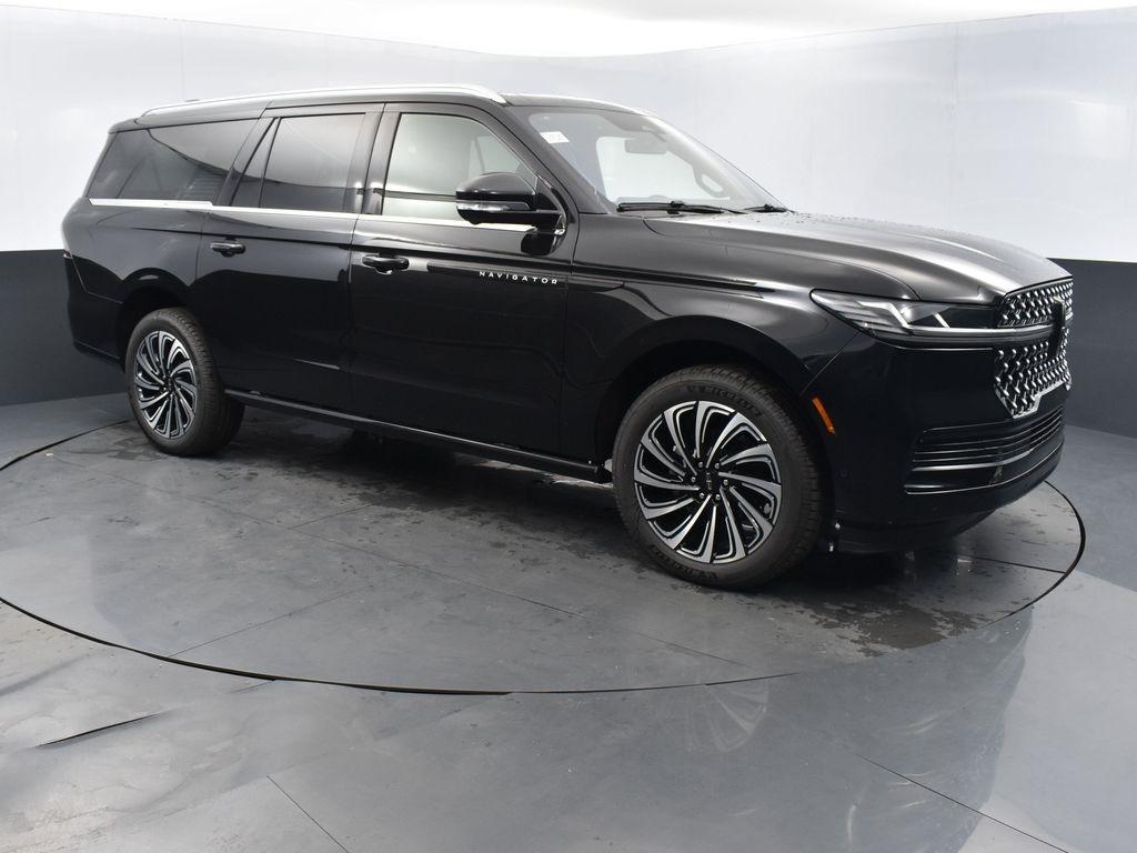 new 2025 Lincoln Navigator car, priced at $116,995
