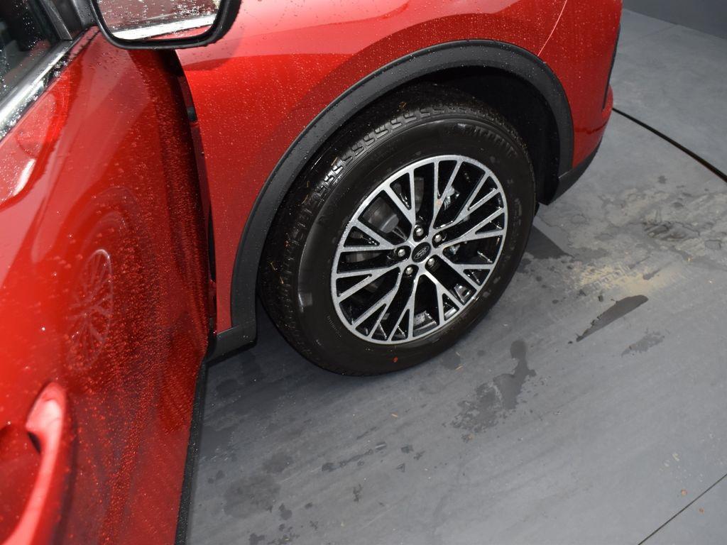 new 2025 Ford Escape PHEV car, priced at $33,988