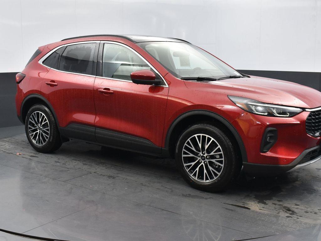 new 2025 Ford Escape PHEV car, priced at $33,988