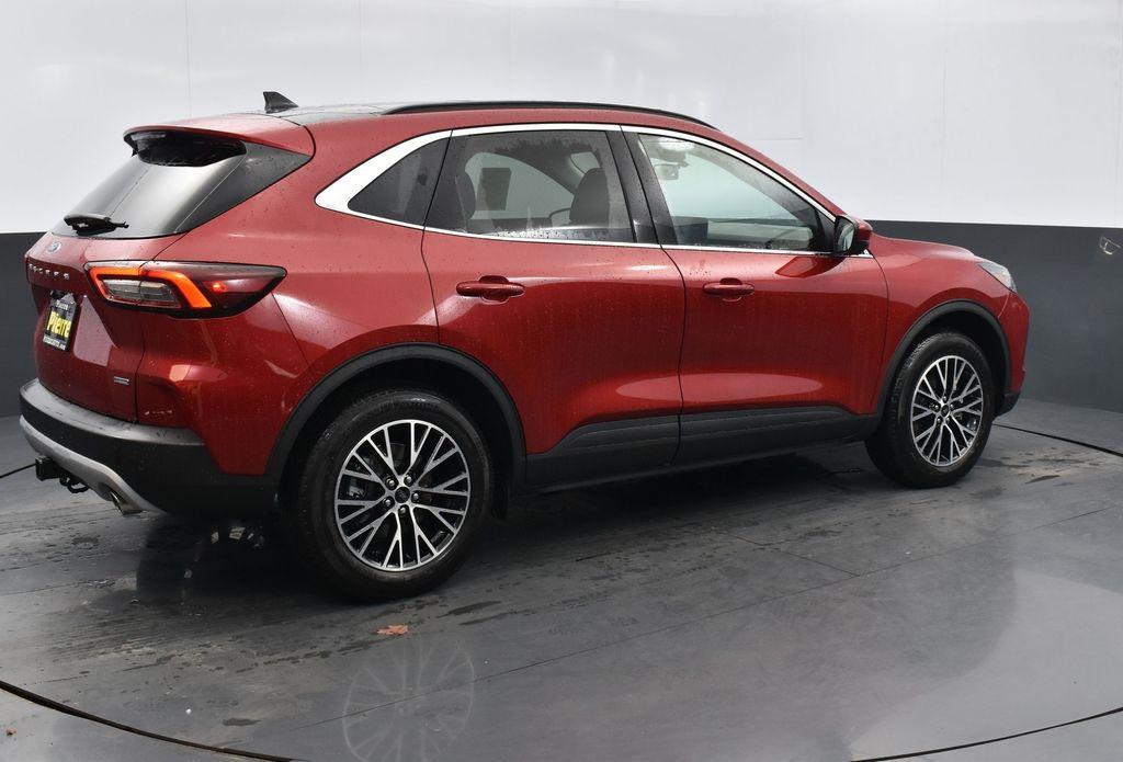 new 2025 Ford Escape PHEV car, priced at $33,988