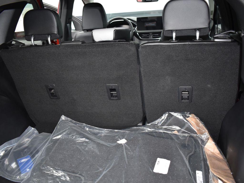 new 2025 Ford Escape PHEV car, priced at $33,988