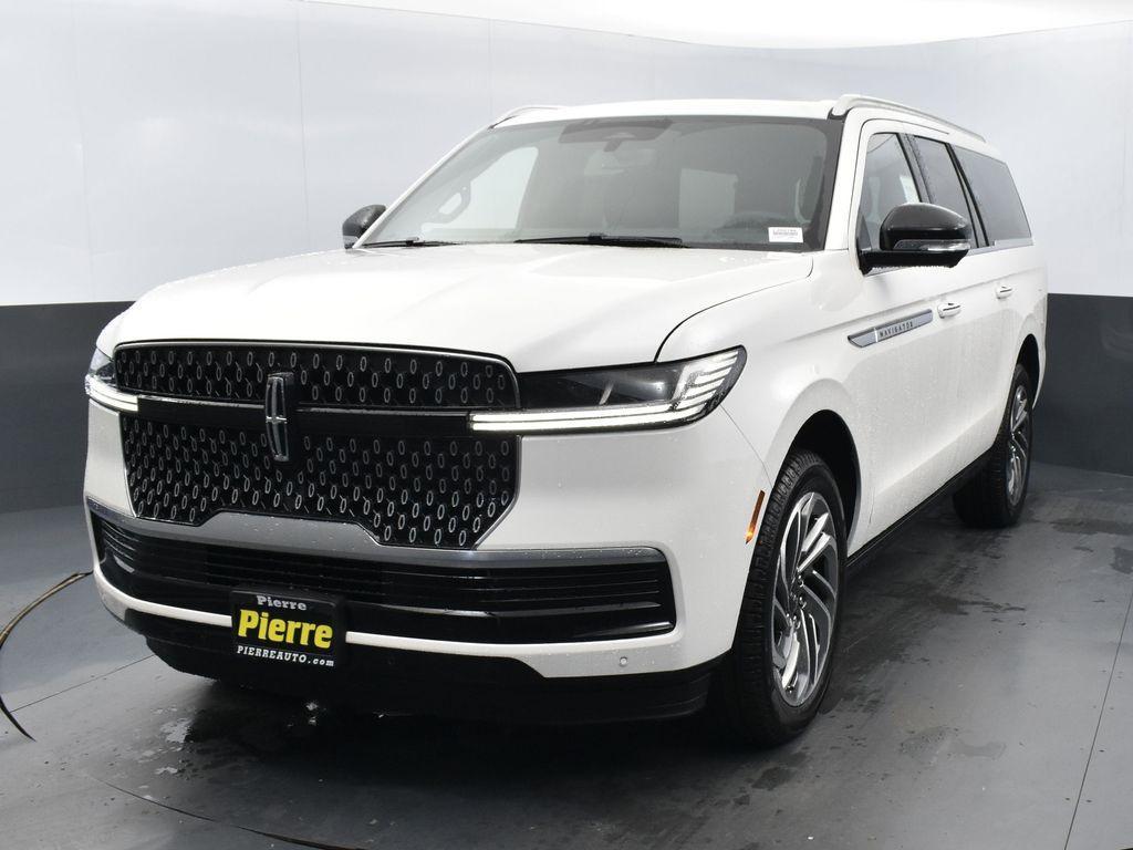 new 2025 Lincoln Navigator car, priced at $103,515