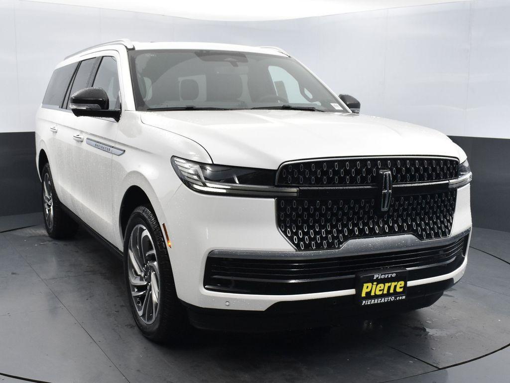 new 2025 Lincoln Navigator car, priced at $103,515