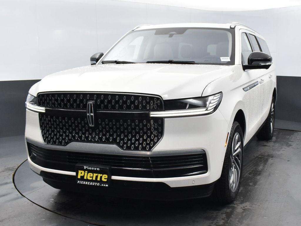 new 2025 Lincoln Navigator car, priced at $97,995