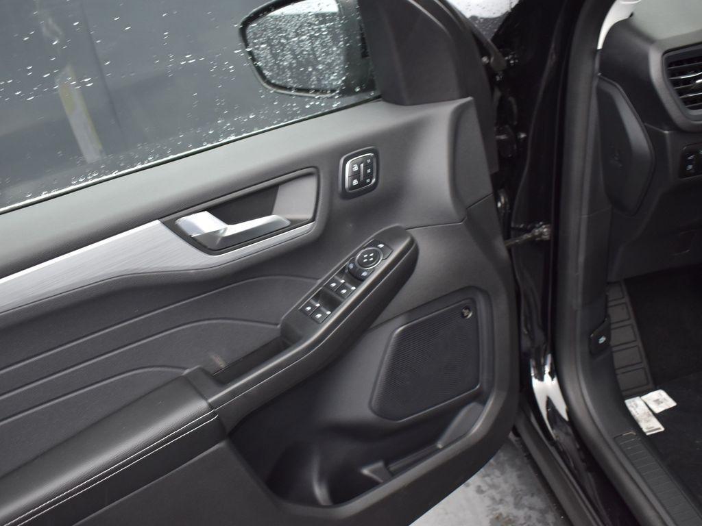 new 2025 Ford Escape PHEV car, priced at $35,961