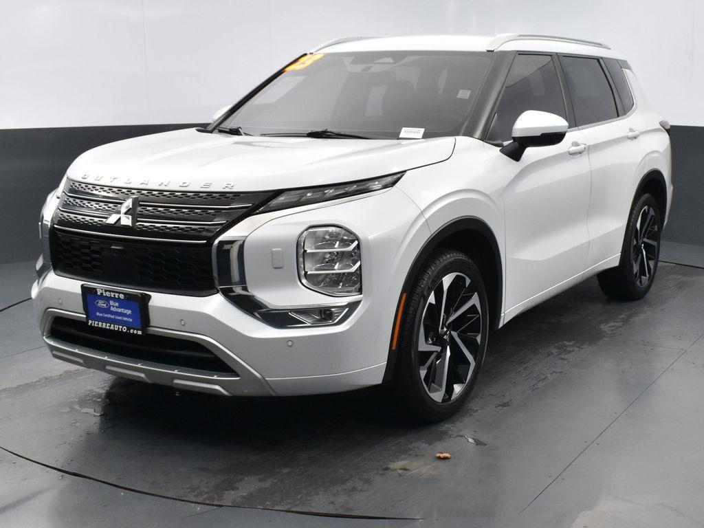 used 2023 Mitsubishi Outlander car, priced at $32,995