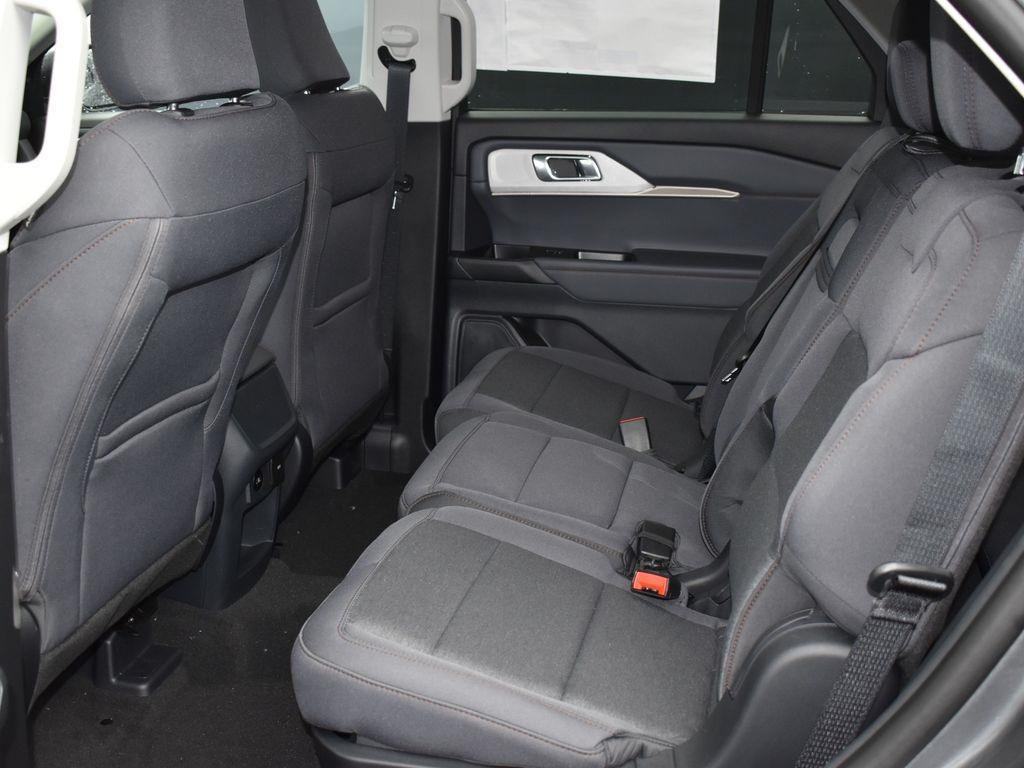 new 2025 Ford Explorer car, priced at $40,988