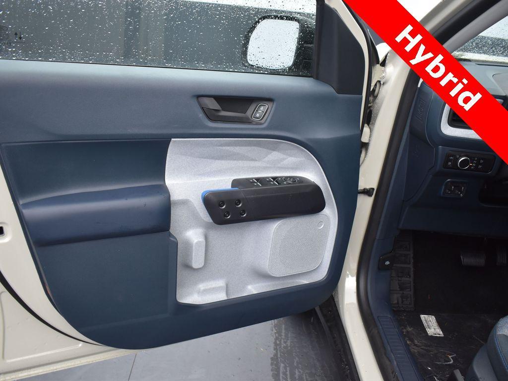 new 2025 Ford Maverick car, priced at $36,633