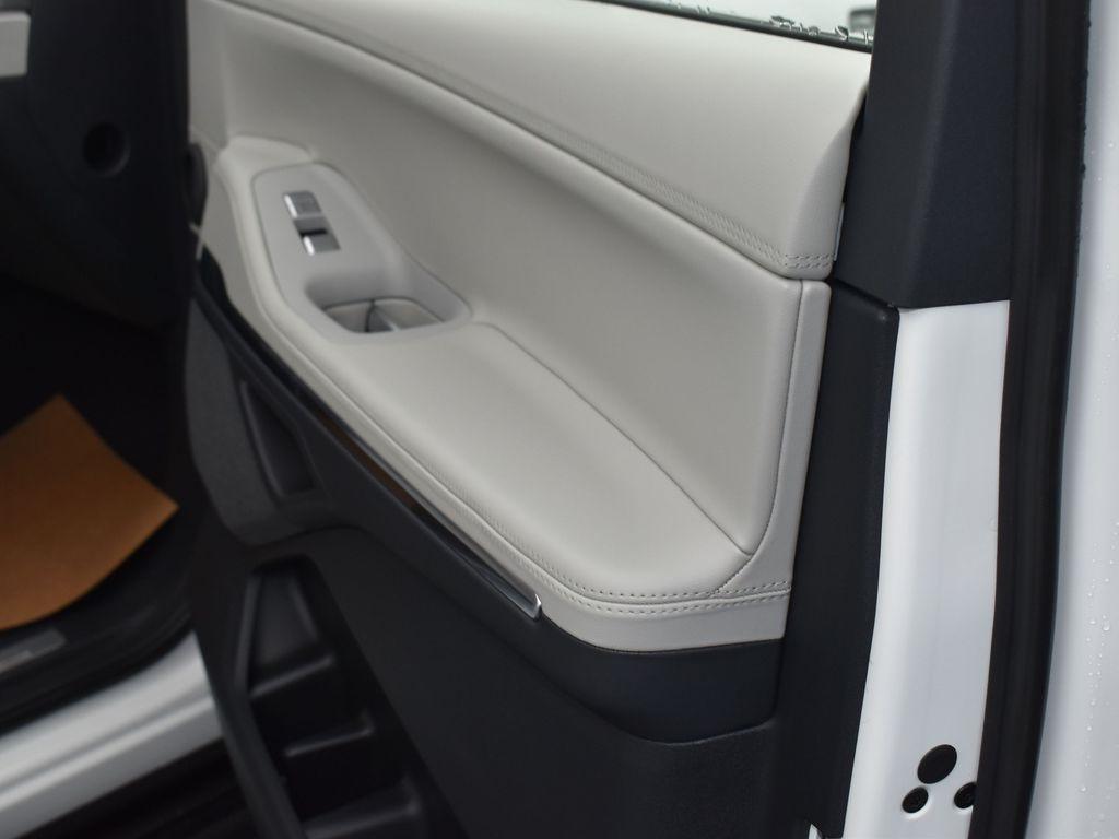 new 2026 Lincoln Navigator car, priced at $106,090