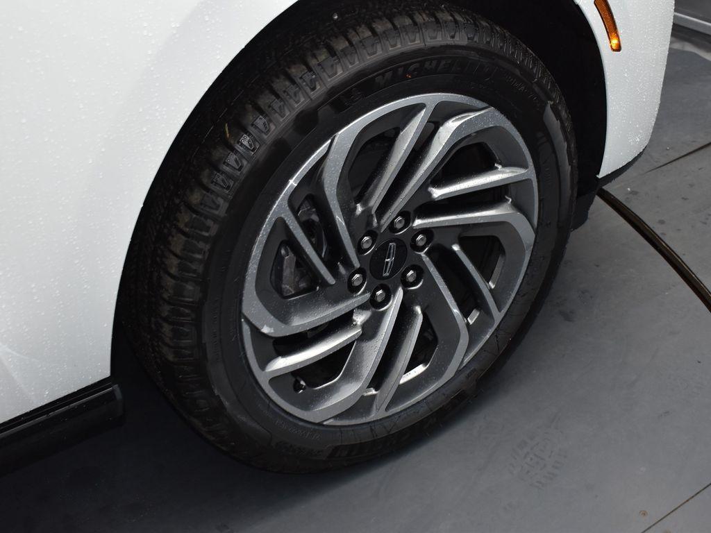 new 2026 Lincoln Navigator car, priced at $106,090