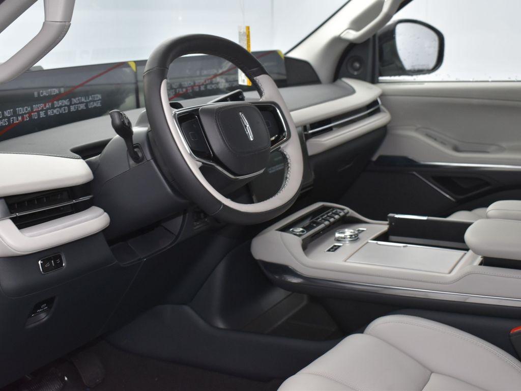 new 2026 Lincoln Navigator car, priced at $106,090