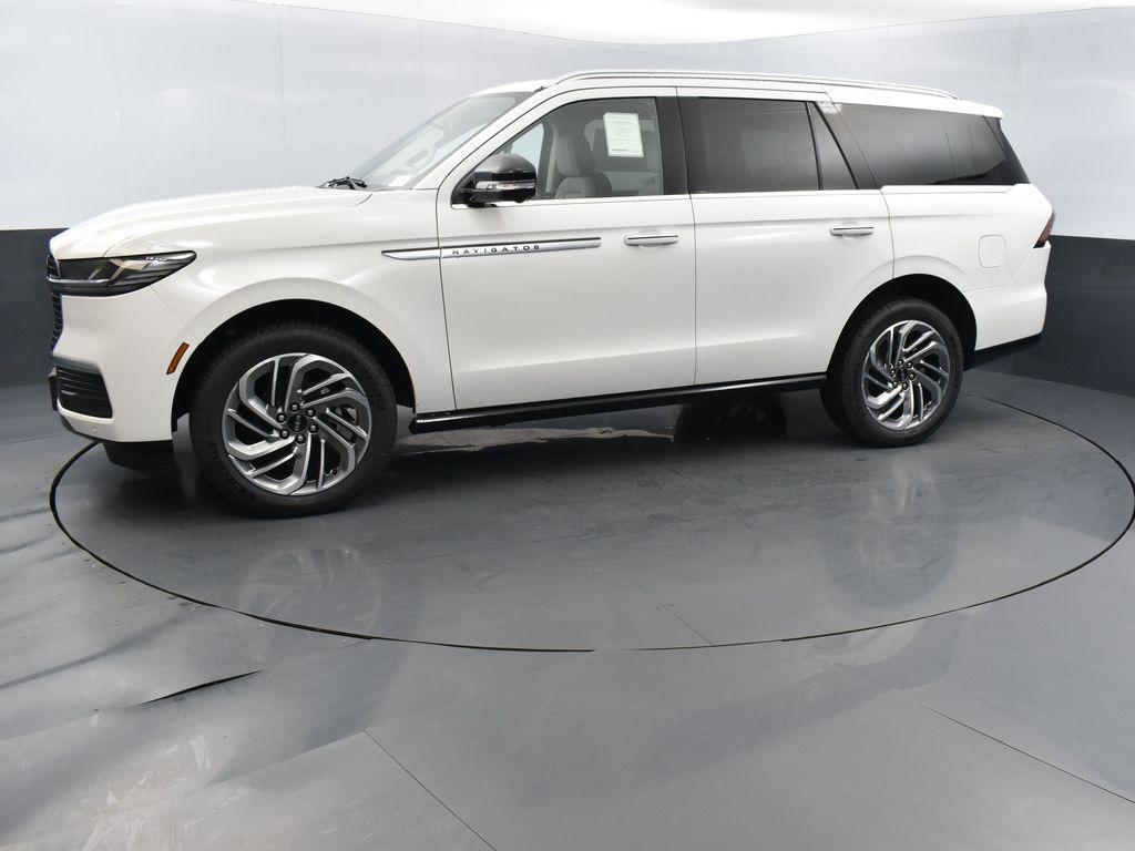new 2026 Lincoln Navigator car, priced at $106,090