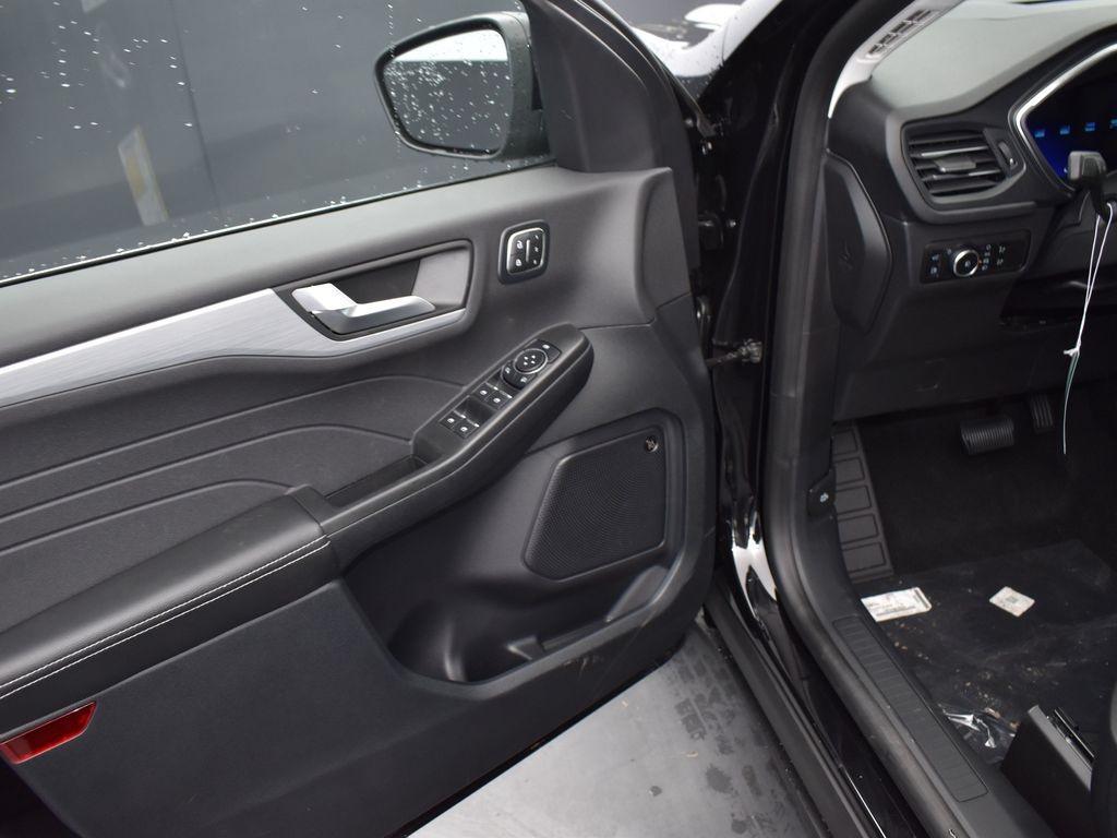 new 2025 Ford Escape PHEV car, priced at $36,888