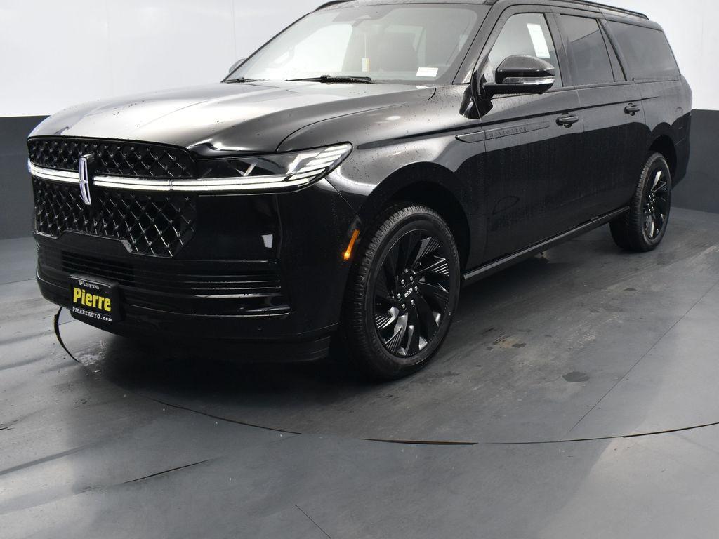 new 2025 Lincoln Navigator car, priced at $108,015