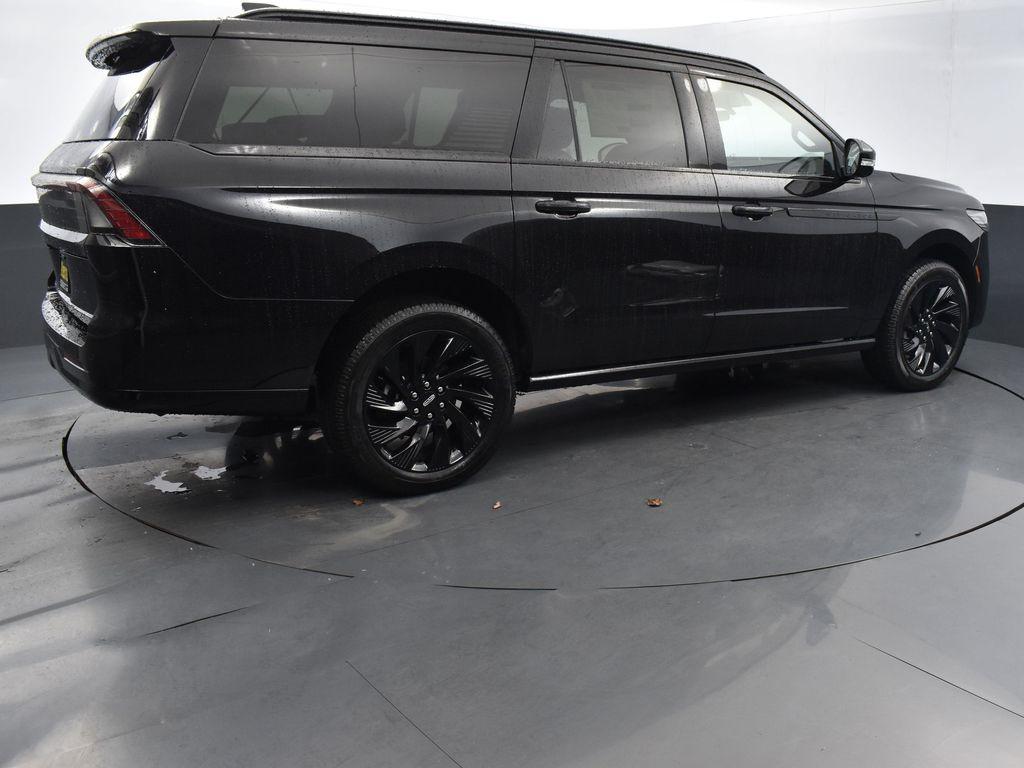 new 2025 Lincoln Navigator car, priced at $108,015