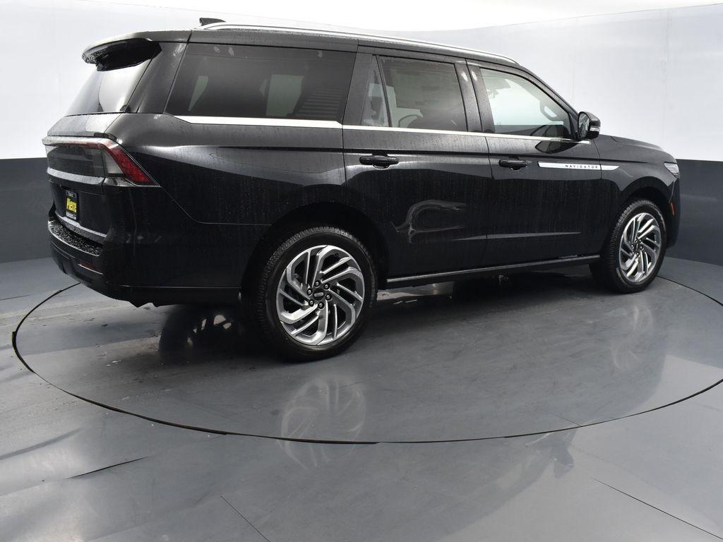 new 2025 Lincoln Navigator car, priced at $97,888