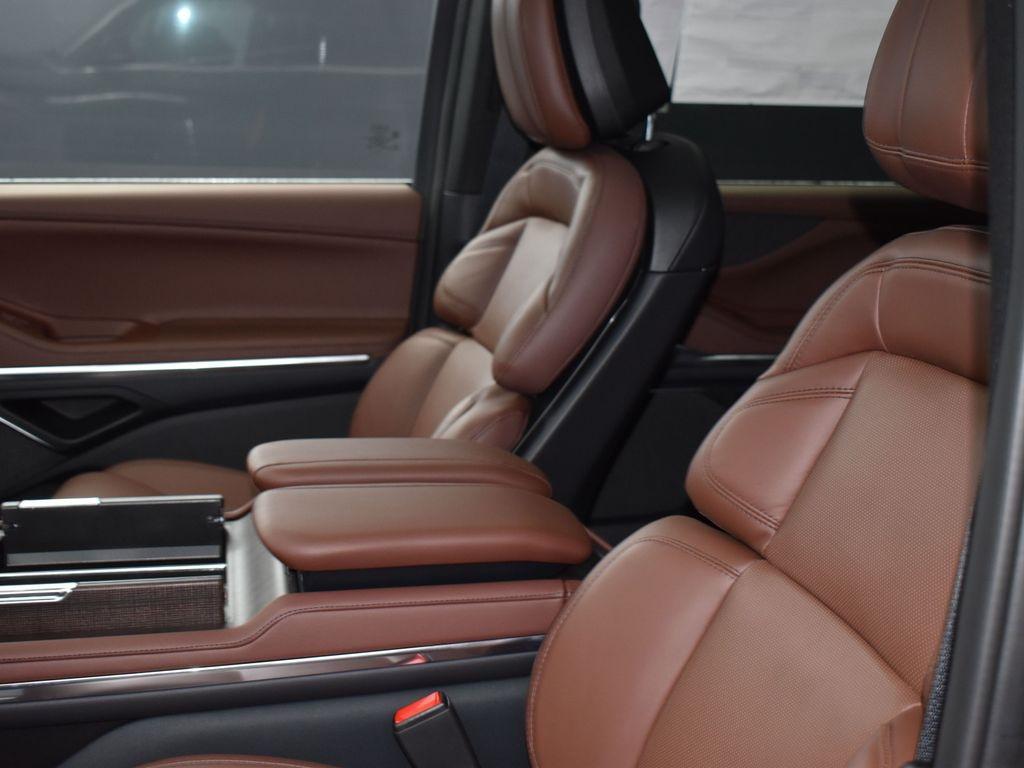 new 2025 Lincoln Navigator car, priced at $97,888