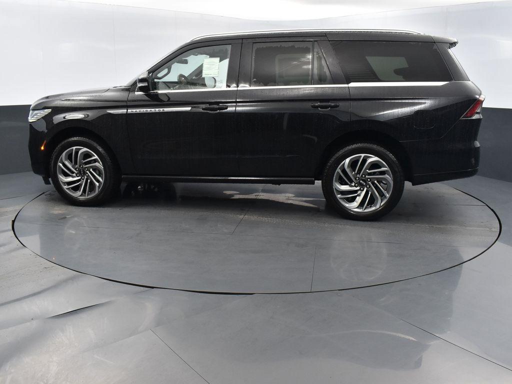 new 2025 Lincoln Navigator car, priced at $97,888