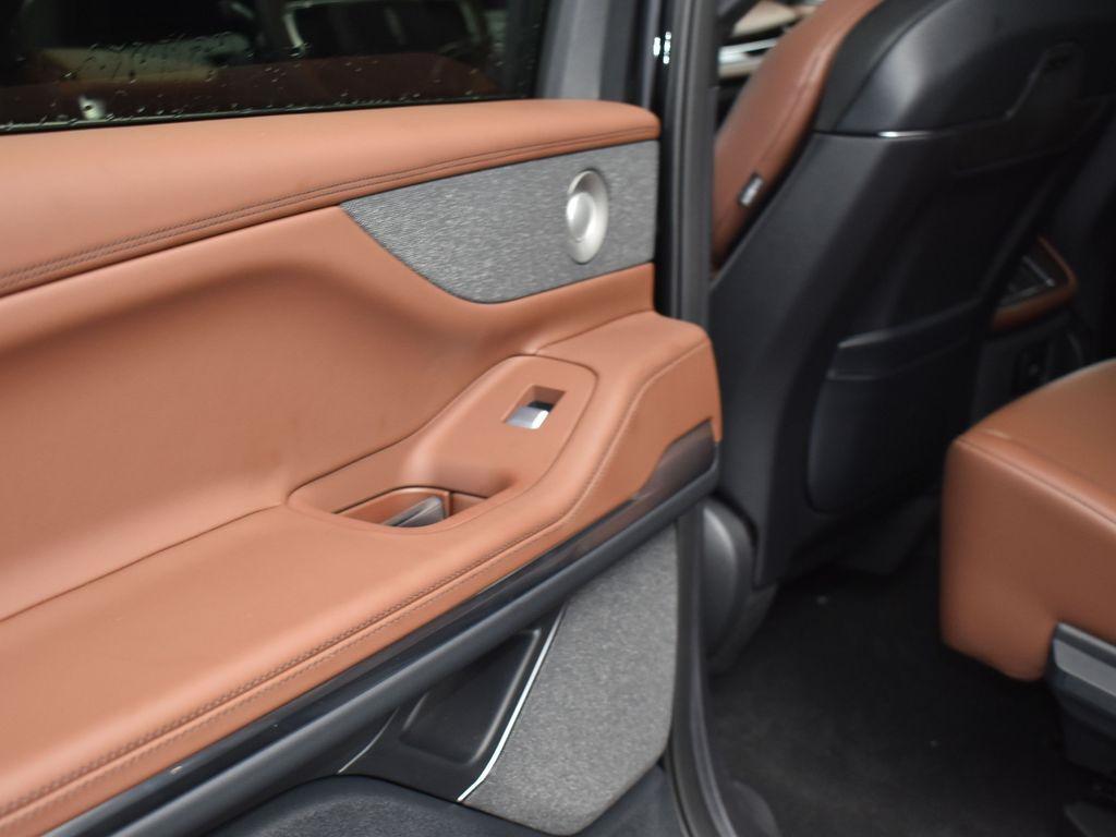 new 2025 Lincoln Navigator car, priced at $97,888