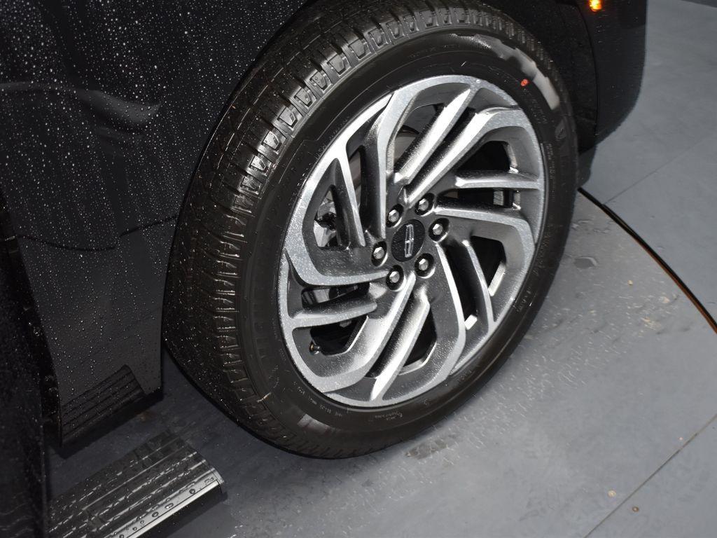 new 2025 Lincoln Navigator car, priced at $97,888