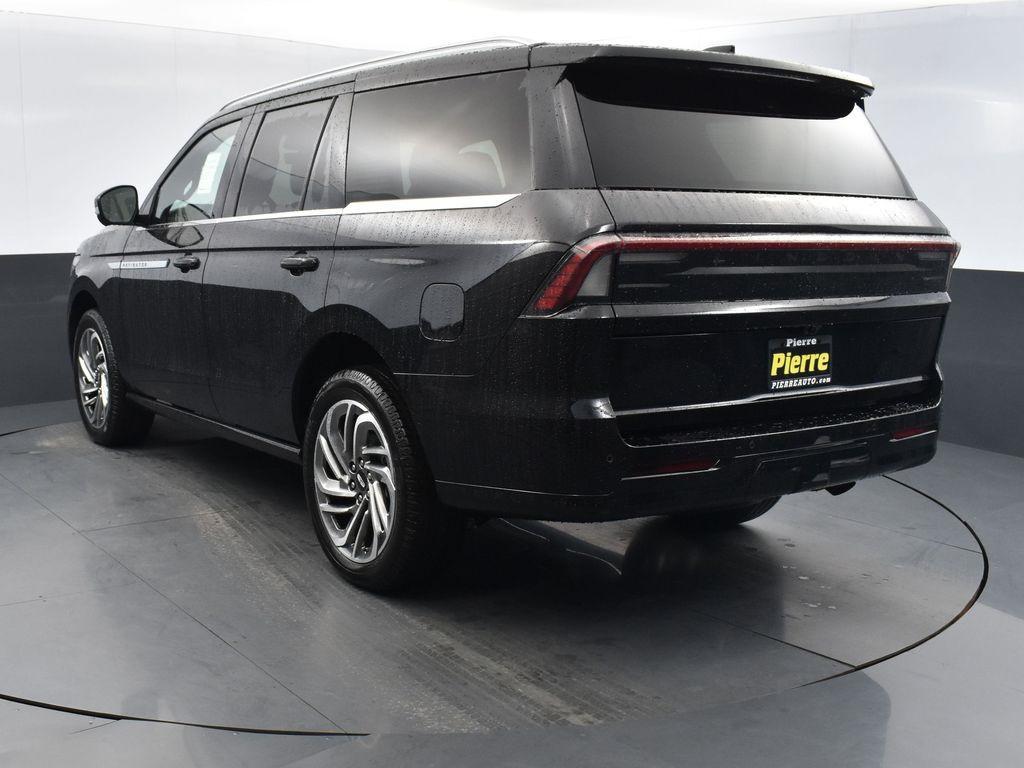 new 2025 Lincoln Navigator car, priced at $97,888