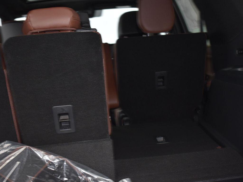 new 2025 Lincoln Navigator car, priced at $97,888