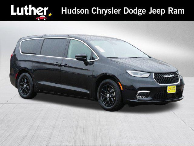 used 2024 Chrysler Pacifica car, priced at $26,991
