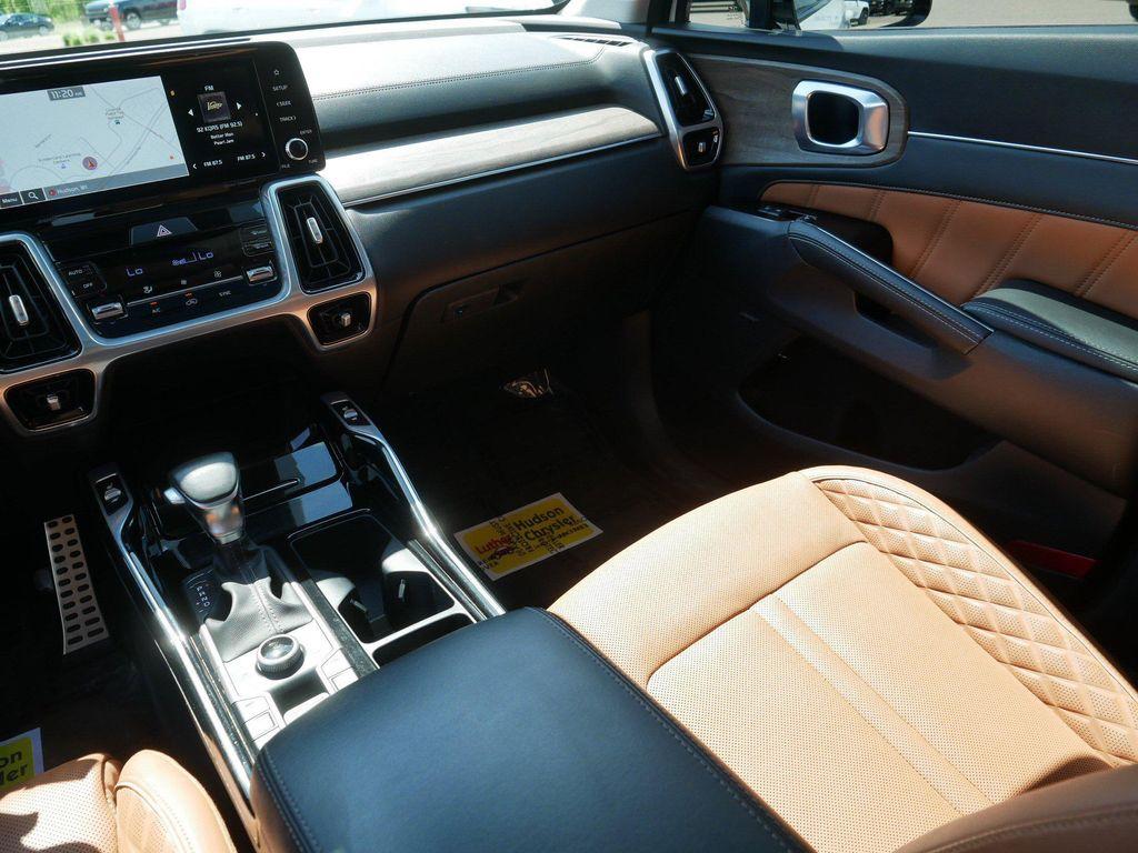 used 2023 Kia Sorento car, priced at $28,487