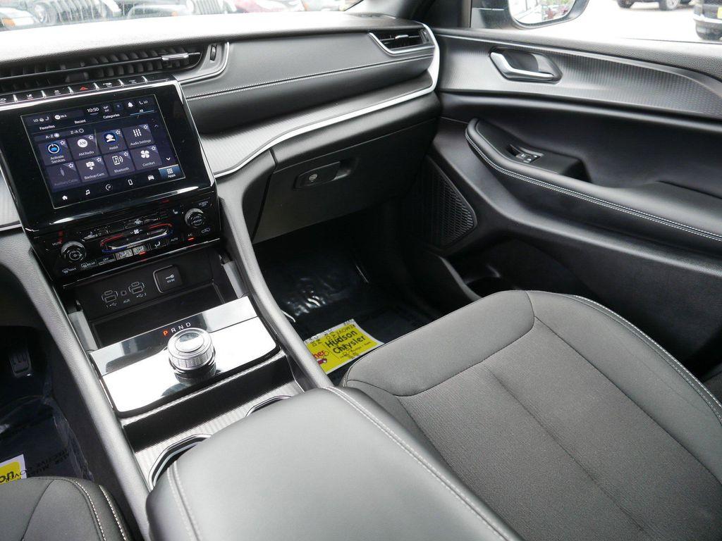 used 2024 Jeep Grand Cherokee car, priced at $32,486