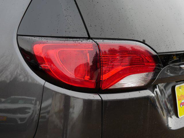 used 2018 Chrysler Pacifica car, priced at $13,377